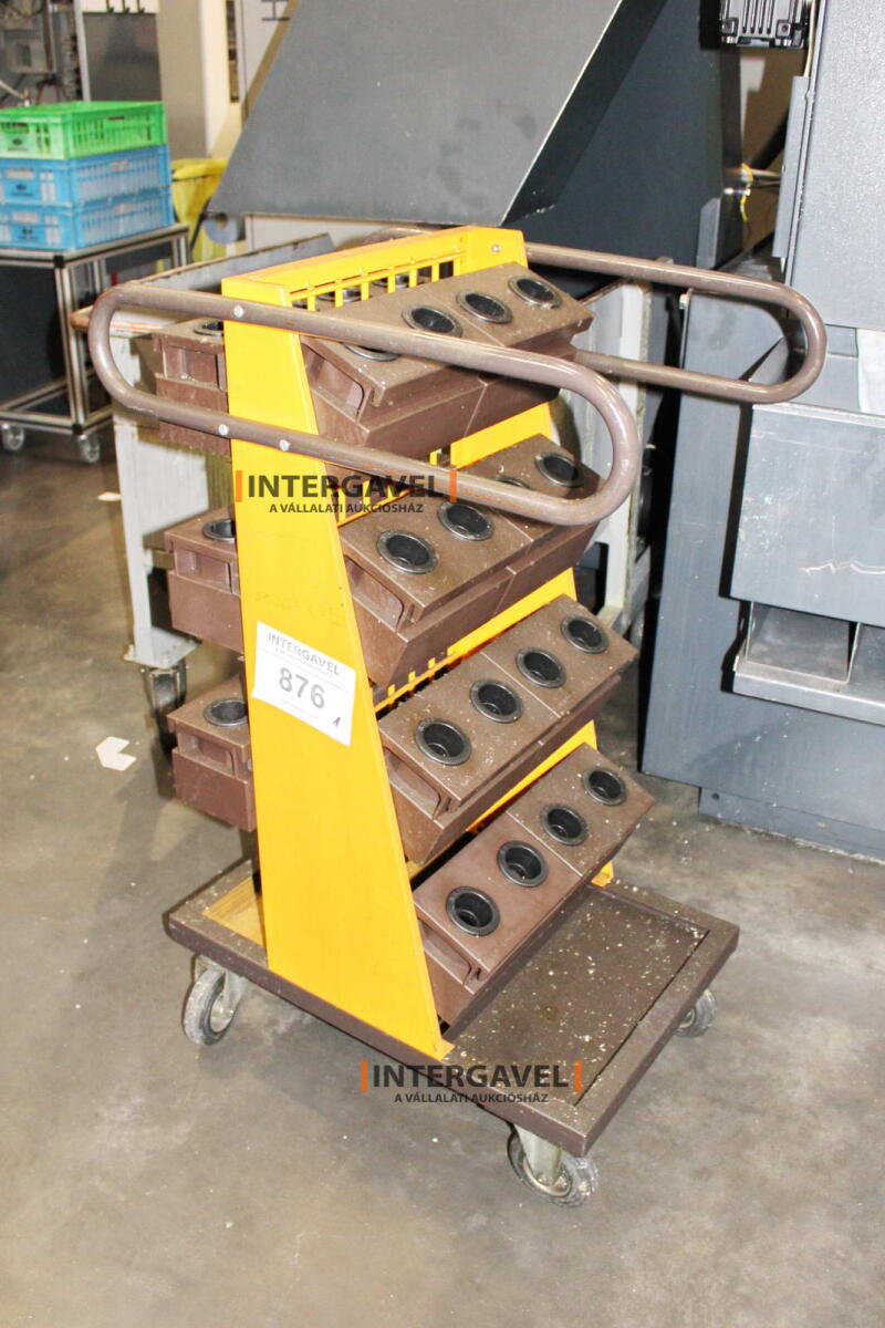 Szerszámtároló kocsi tároló betétekkel