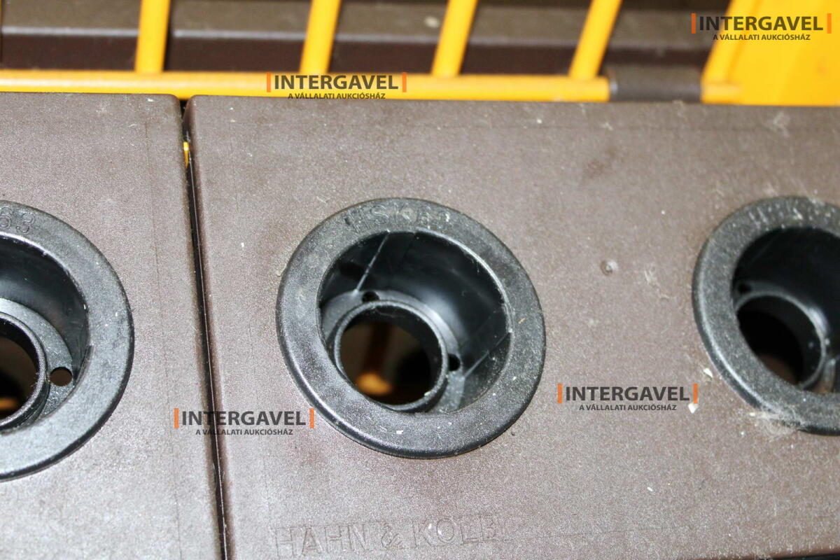 Szerszámtároló kocsi tároló betétekkel 6