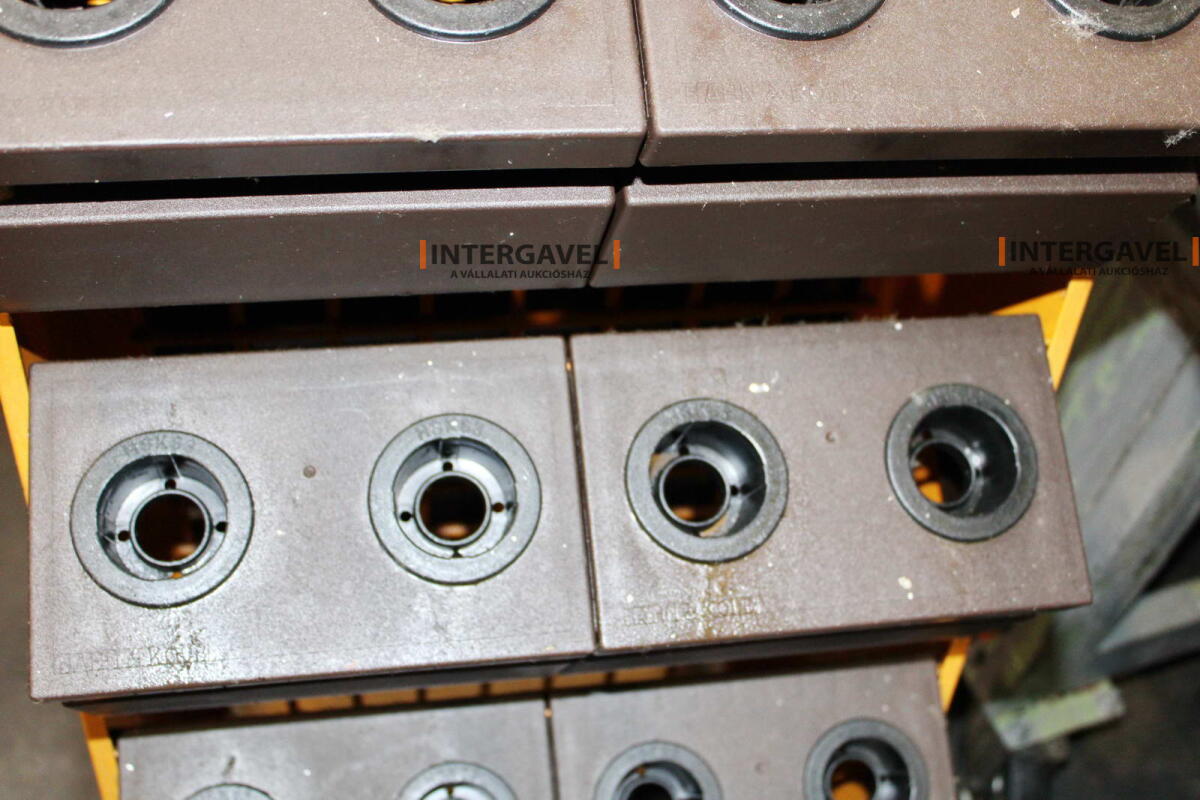 Szerszámtároló kocsi tároló betétekkel 7