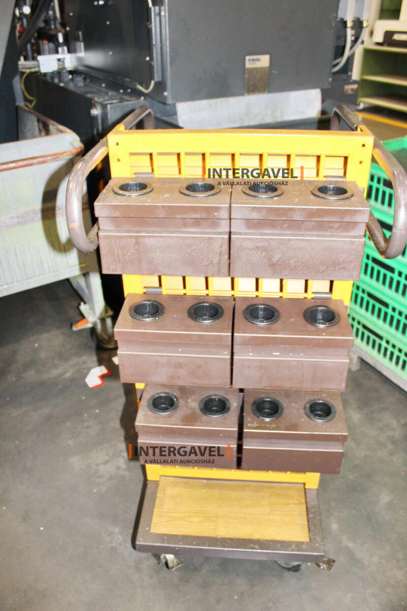 Szerszámtároló kocsi tároló betétekkel 10