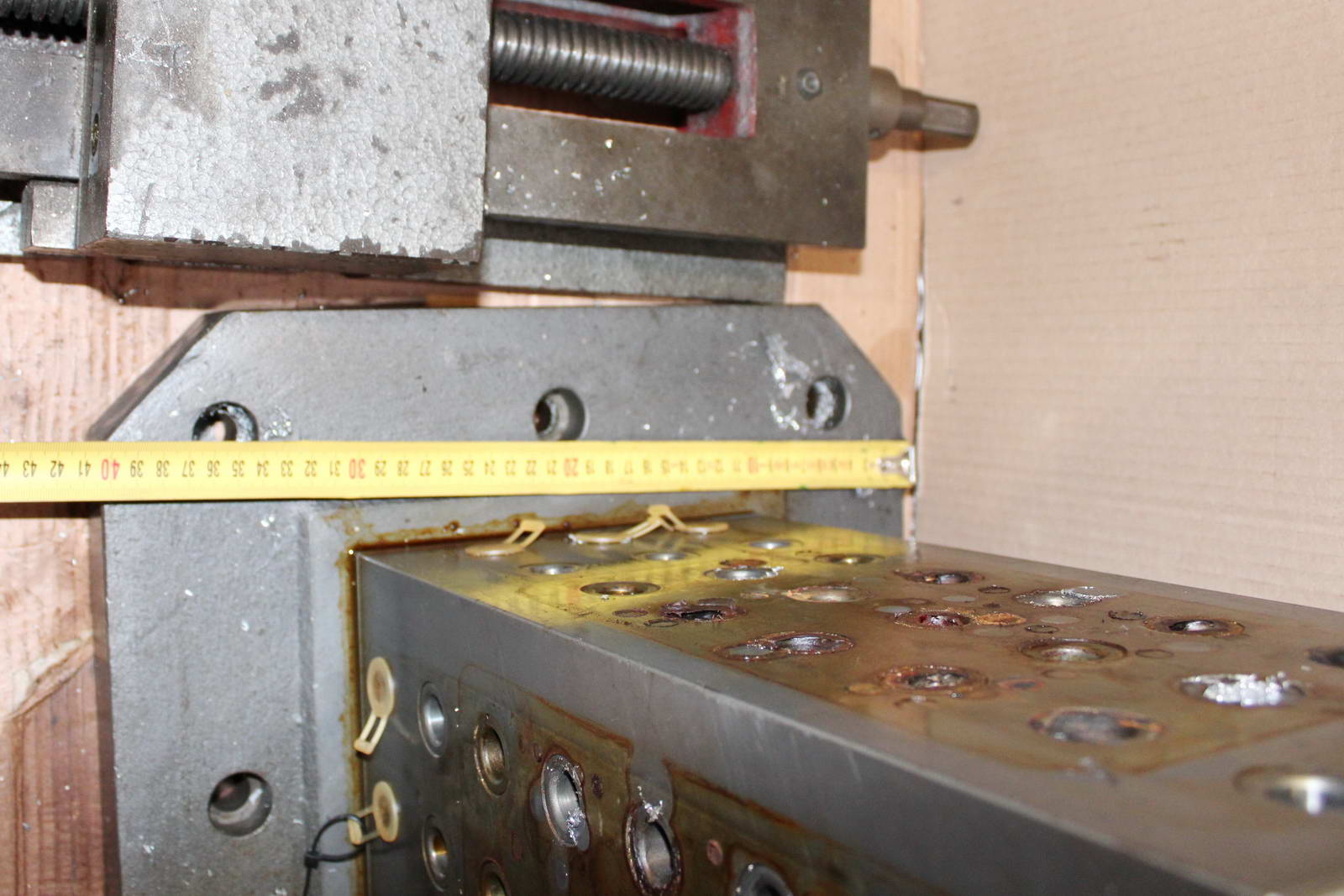 Felfogó hasáb furatokkal 6