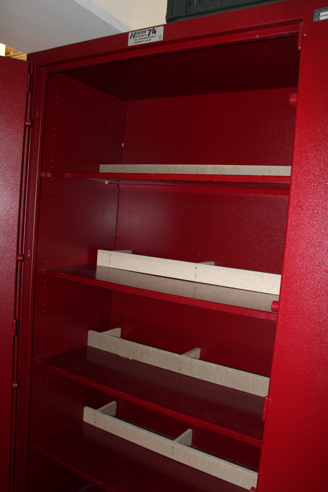 Lemezszekrény (piros) 5