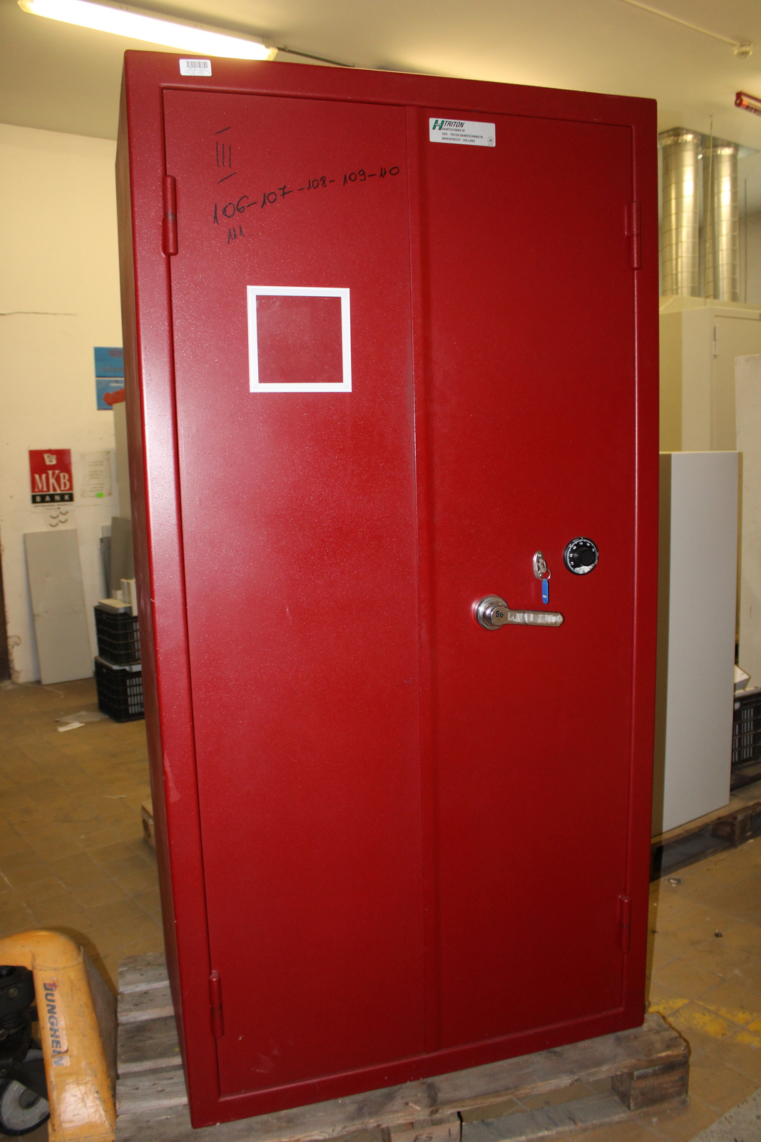 Lemezszekrény (piros)