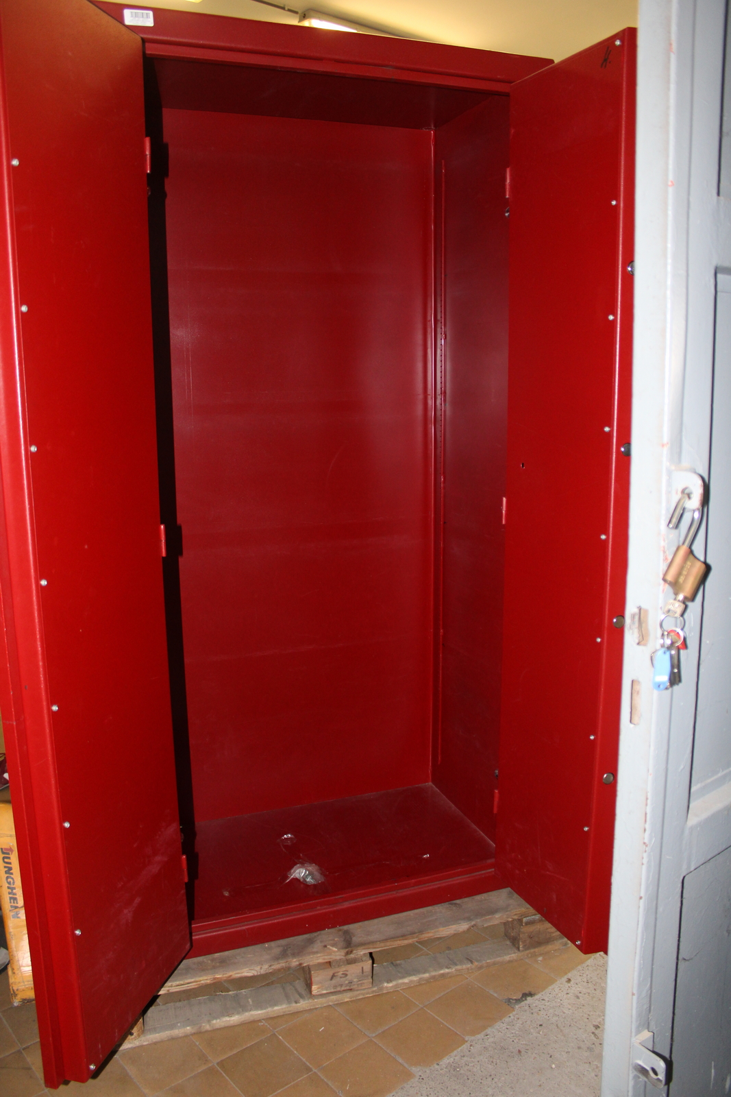 Lemezszekrény (piros) 3