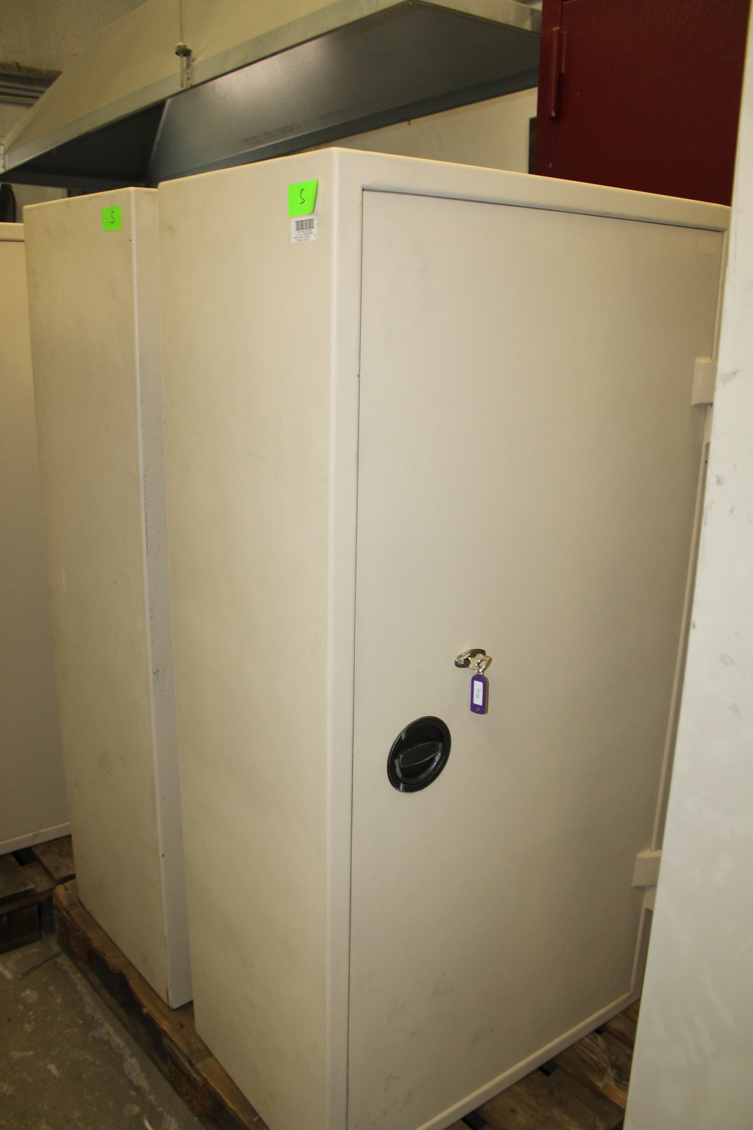 Lemezszekrény (drapp)