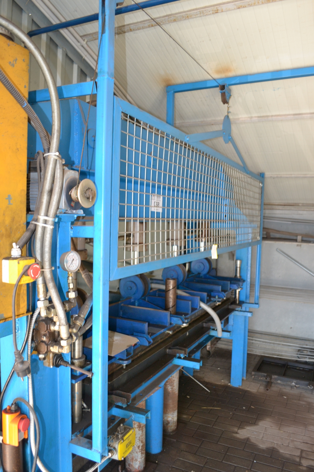 Hidraulikus présgép 8