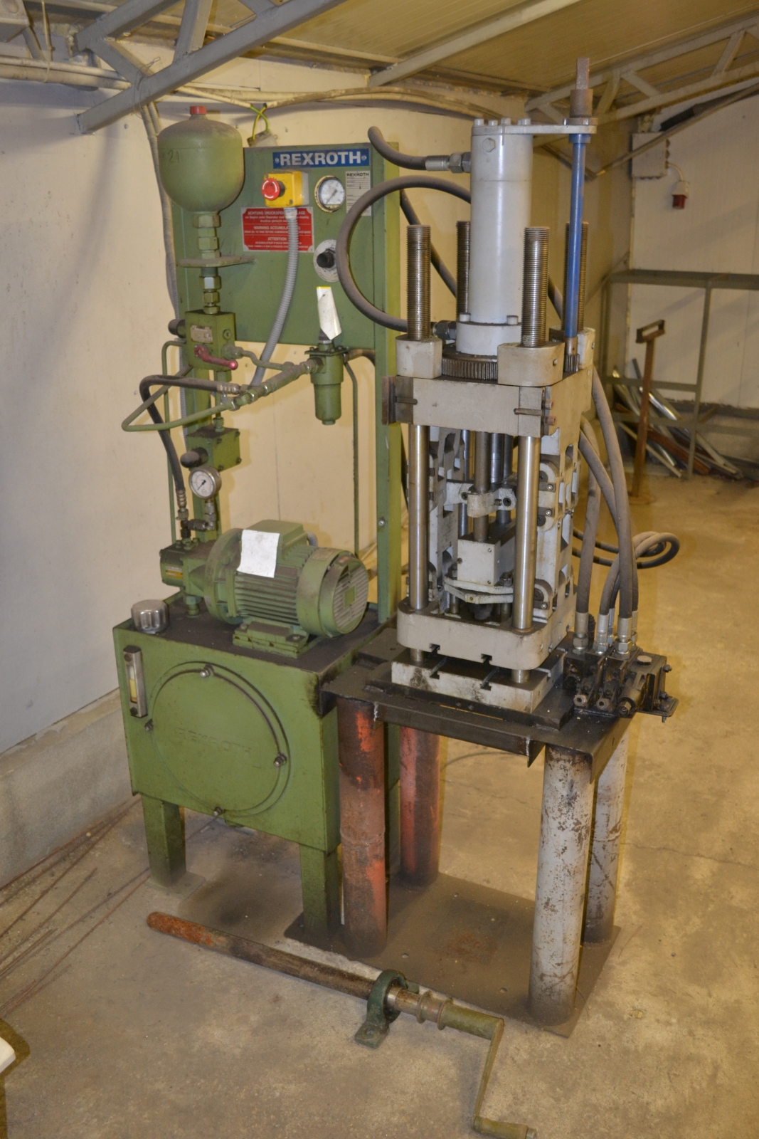 Hidraulikus présgép 2