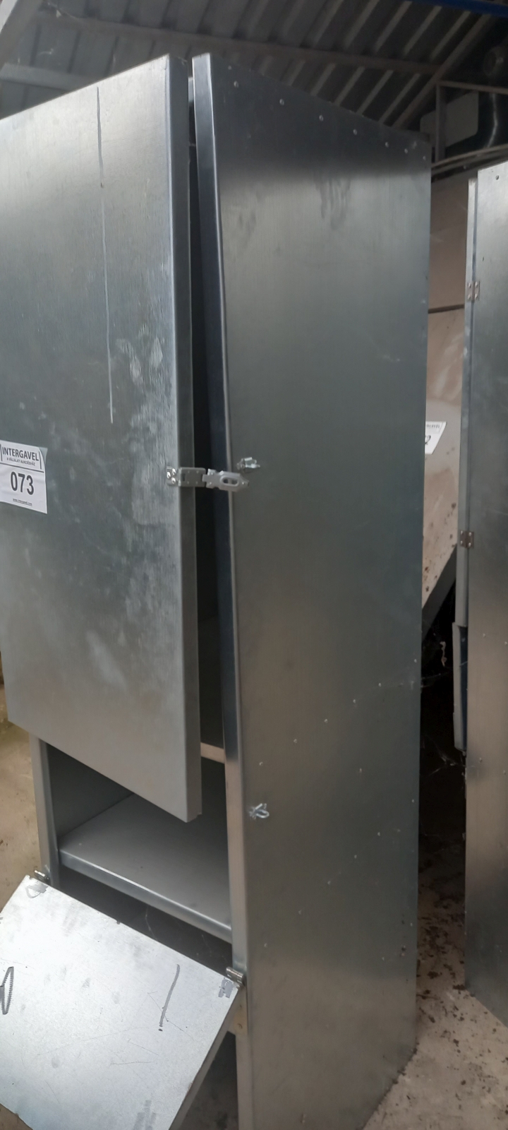 Horganyzott szekrény 2