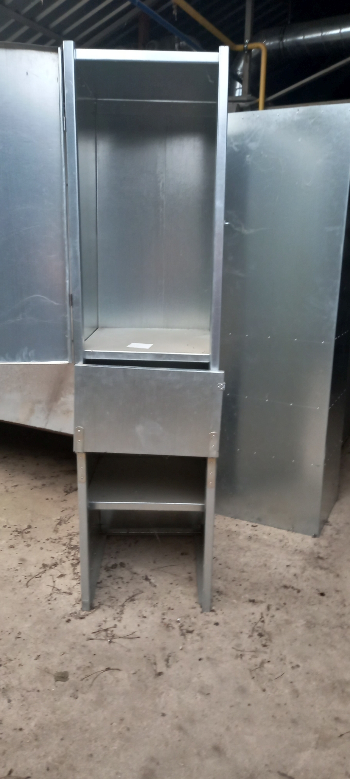 Horganyzott szekrény 5