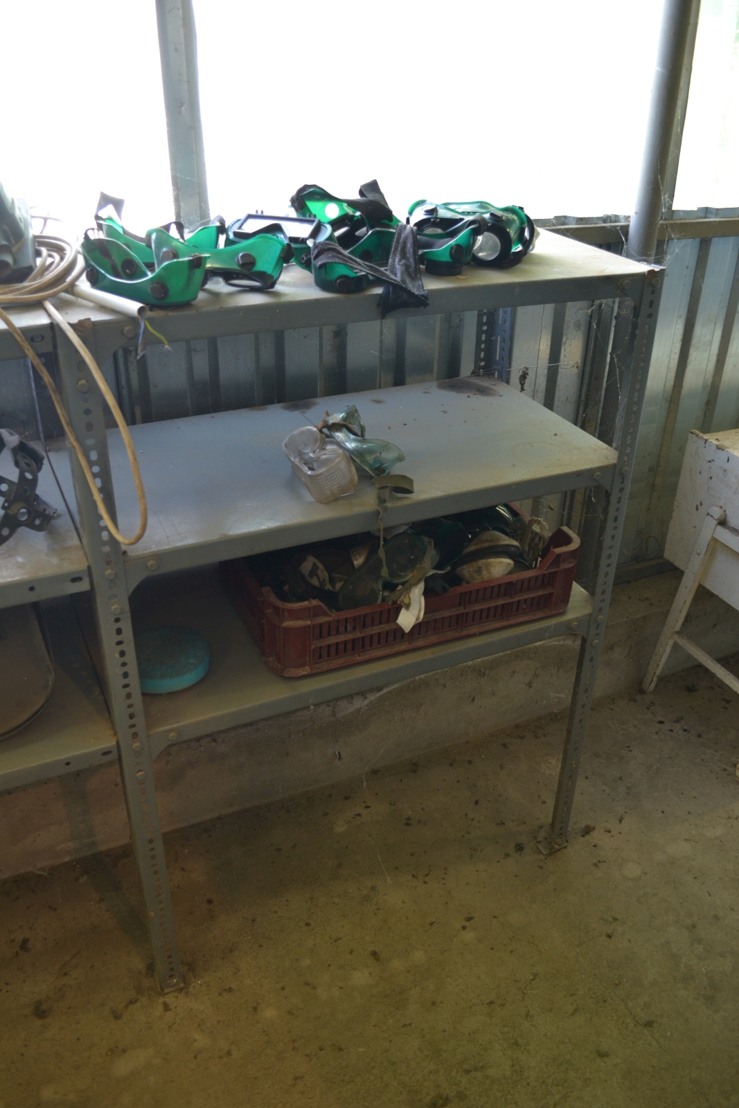 Salgó polc vegyes eszközökkel 6