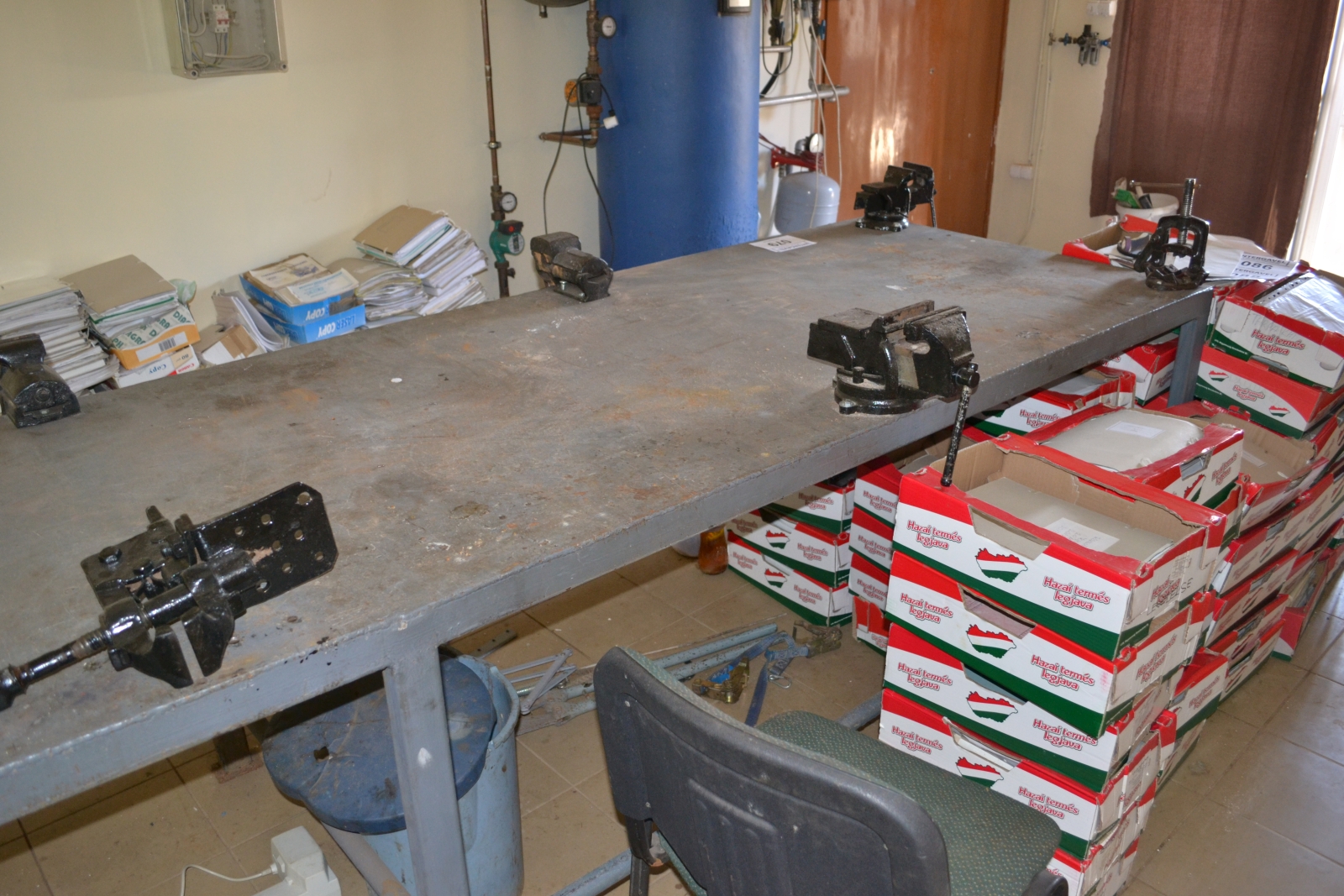 Munkaasztal satukkal 4