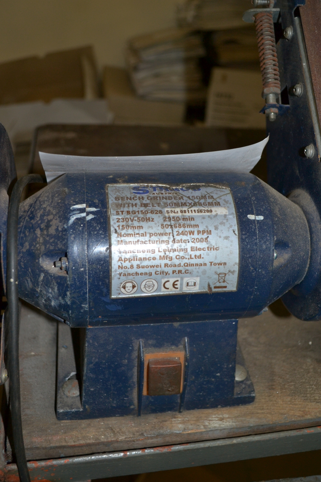 Munkaasztal csiszológéppel 3