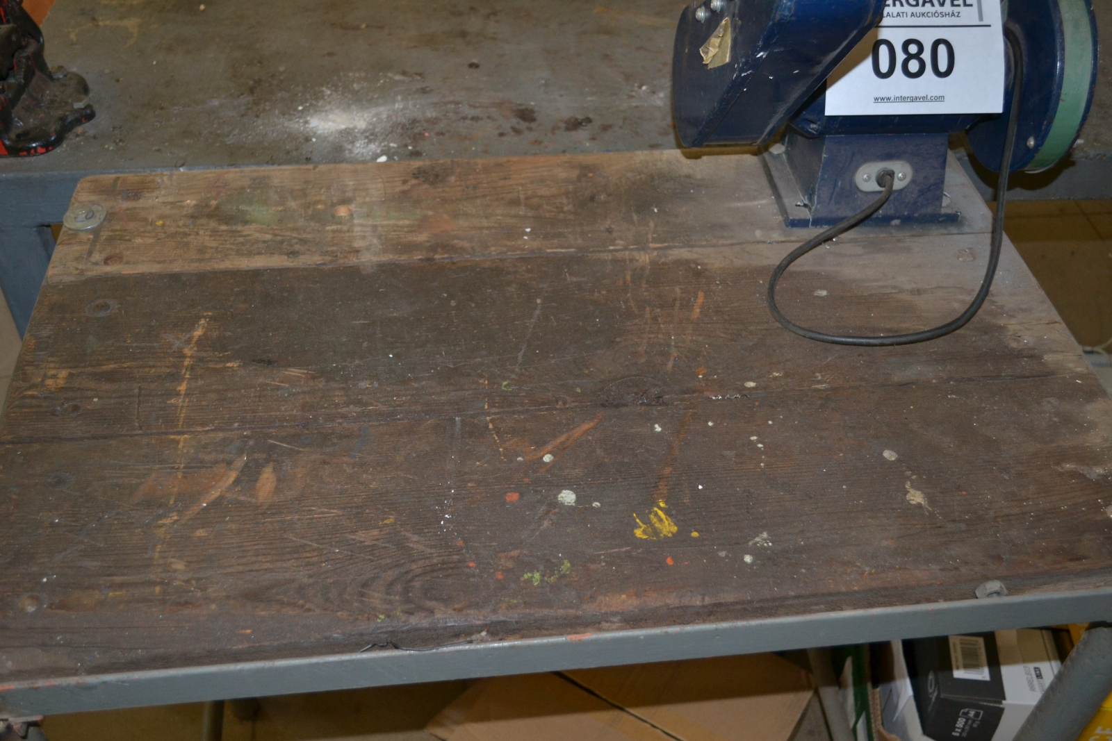 Munkaasztal csiszológéppel 4
