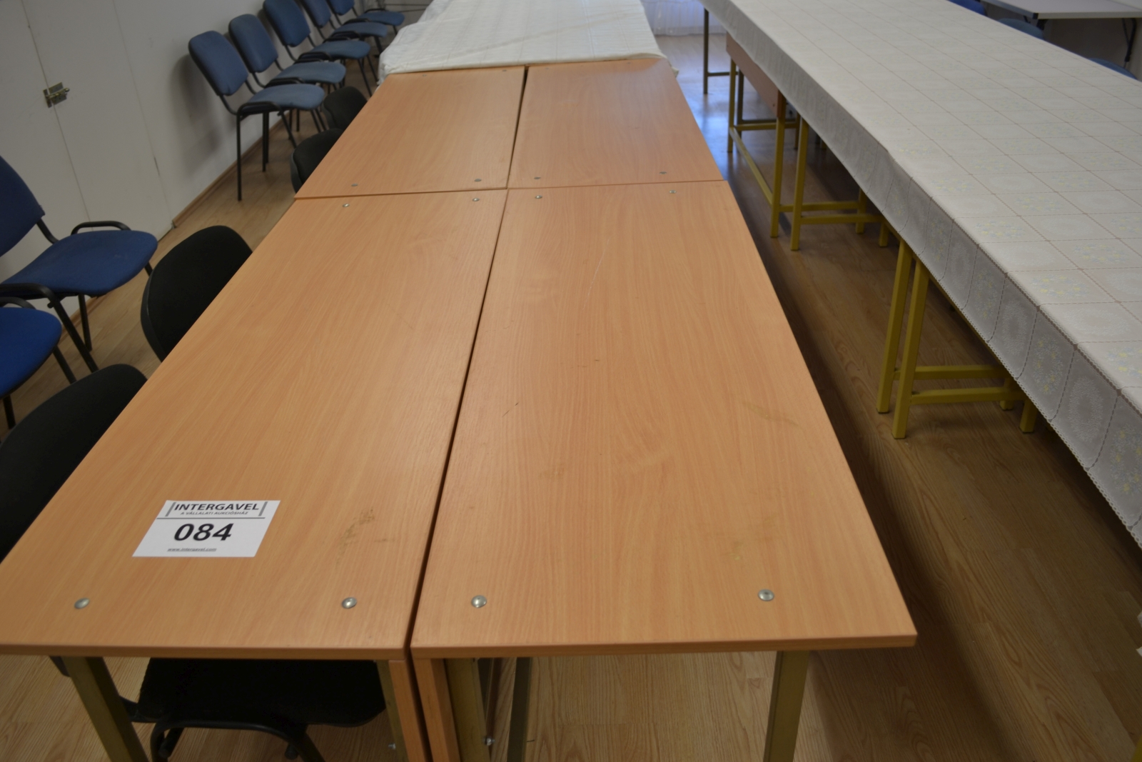Iskolapadok székekkel 9