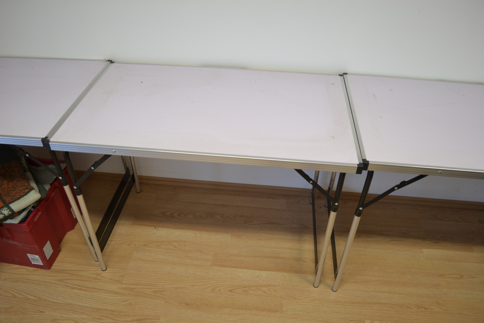 Összecsukható asztal 5