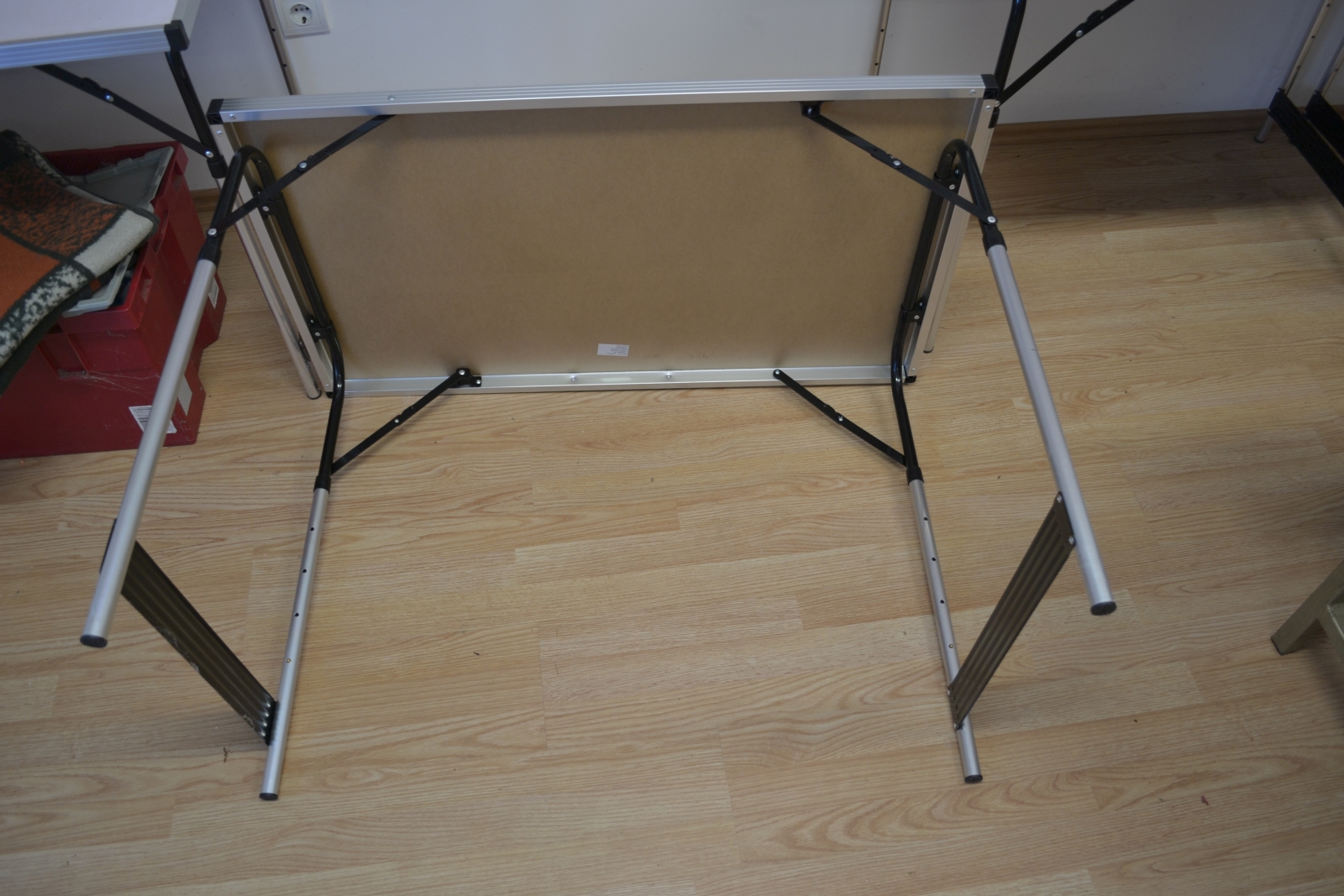 Földbe szúrható oszloptartók 4