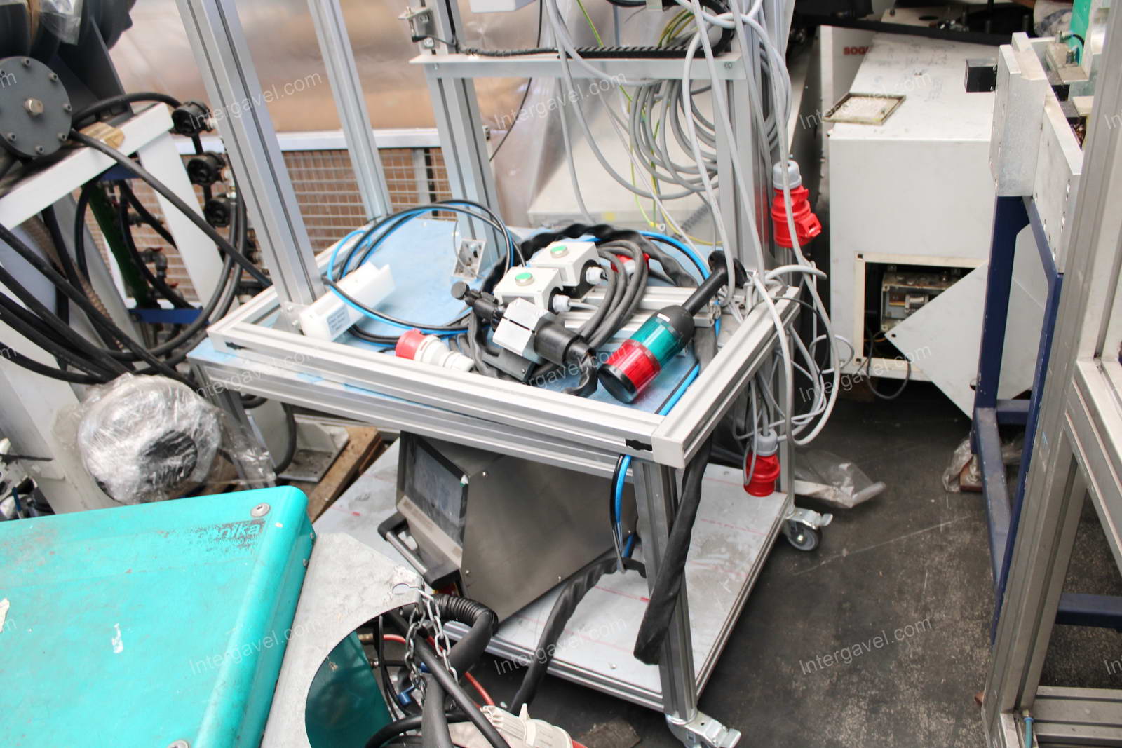 Bontott szerelő munkahely 7