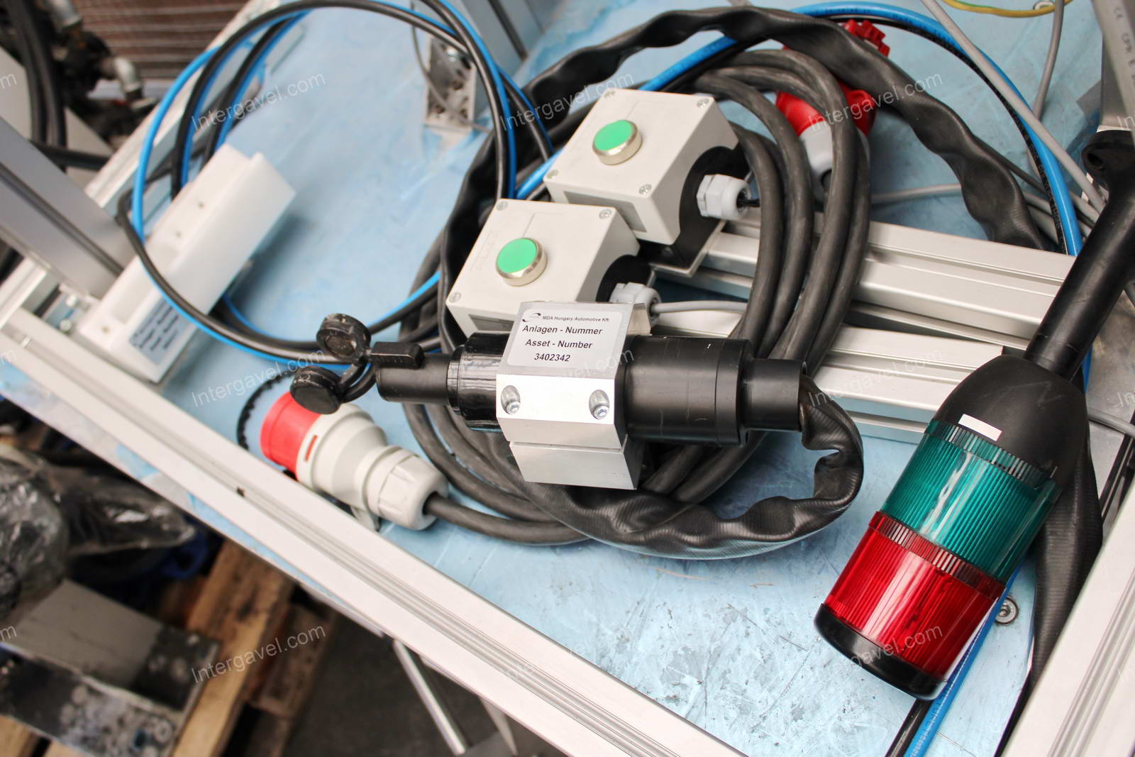 Bontott szerelő munkahely 13