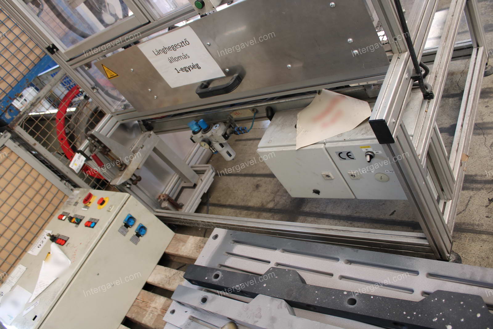 Bontott szerelő munkahely 4