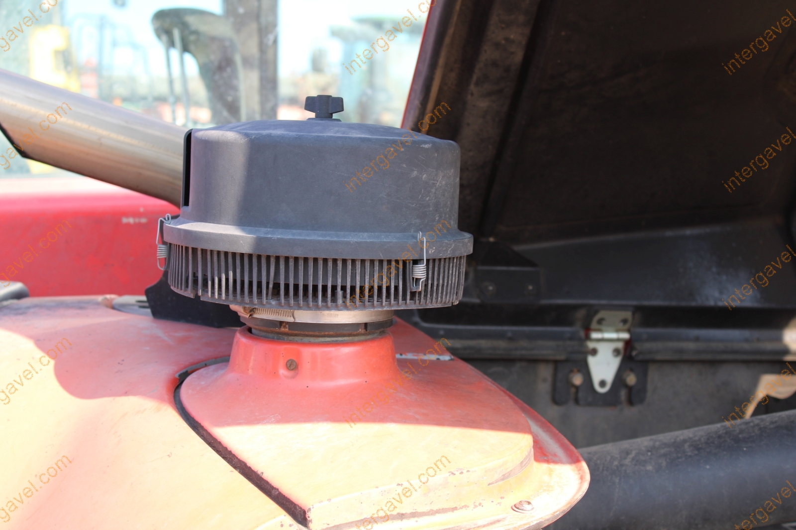 Teleszkópos rakodó - Manitou 24