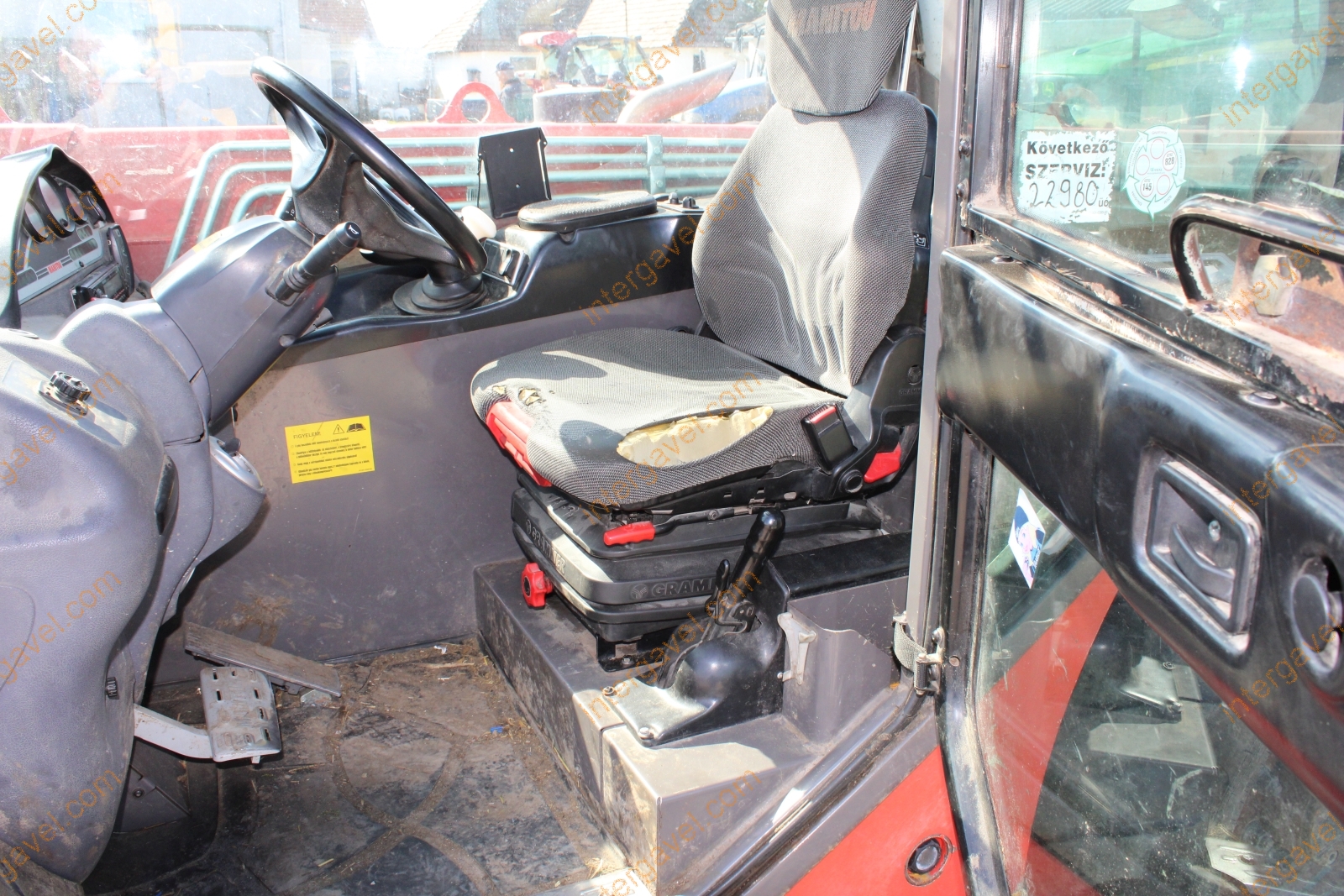 Teleszkópos rakodó - Manitou 39