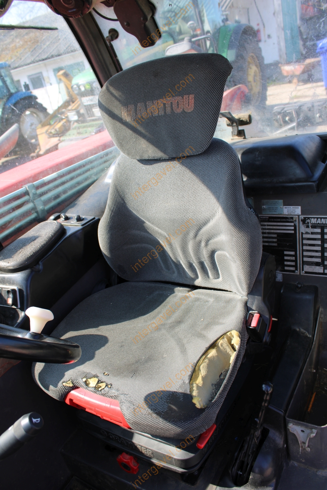 Teleszkópos rakodó - Manitou 40