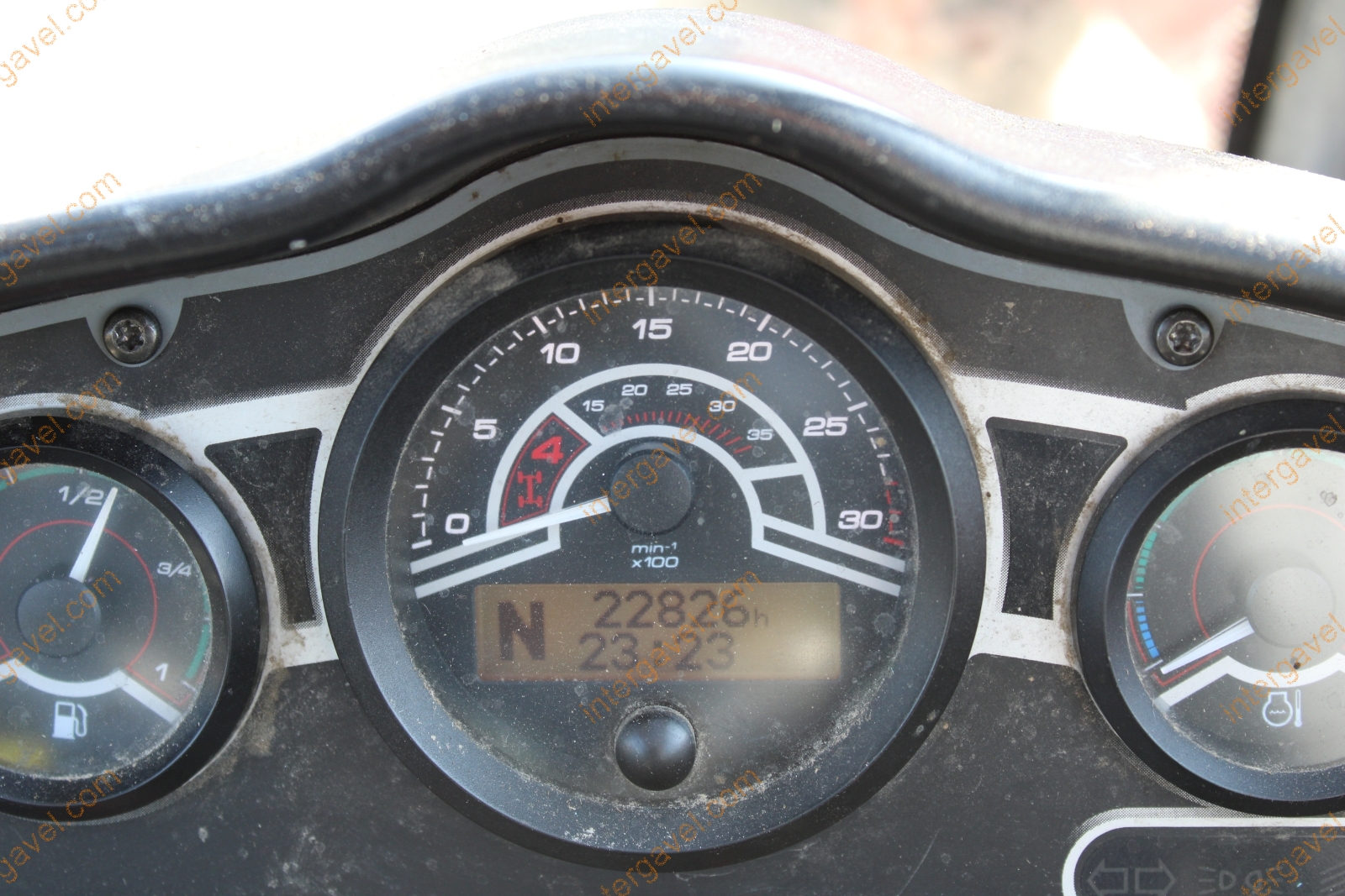 Teleszkópos rakodó - Manitou 42