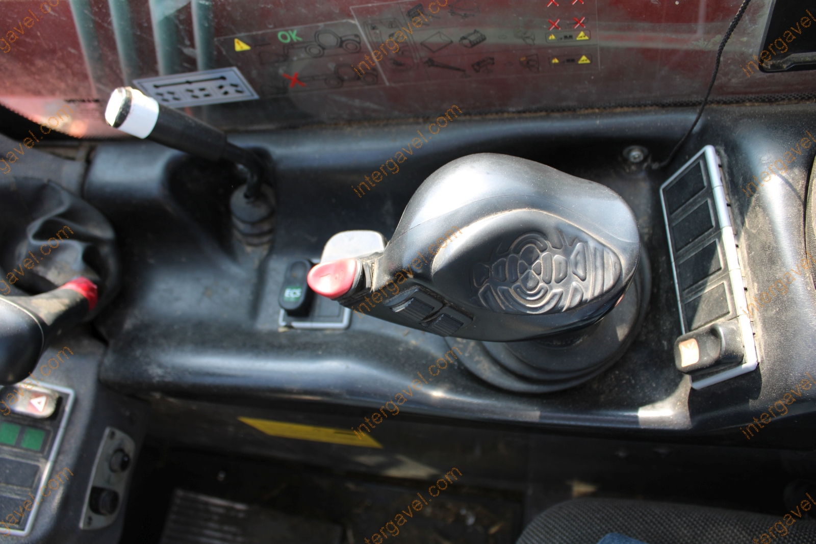 Teleszkópos rakodó - Manitou 44