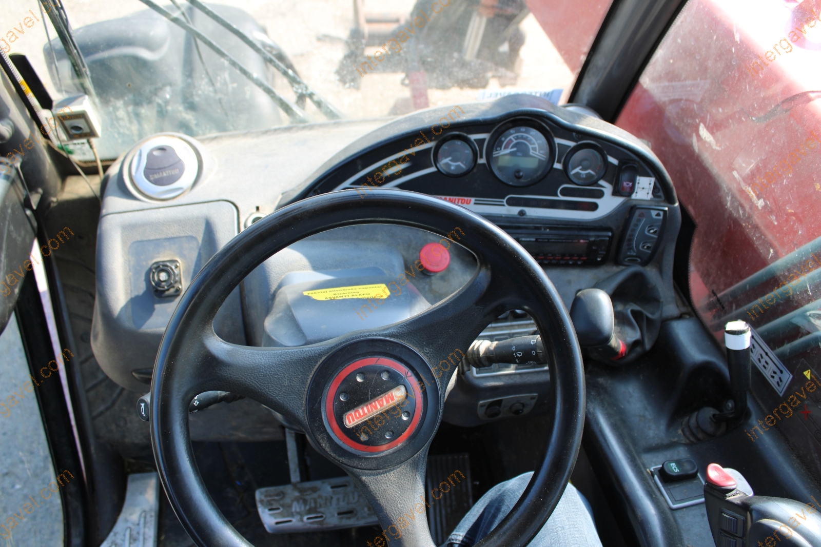 Teleszkópos rakodó - Manitou 47