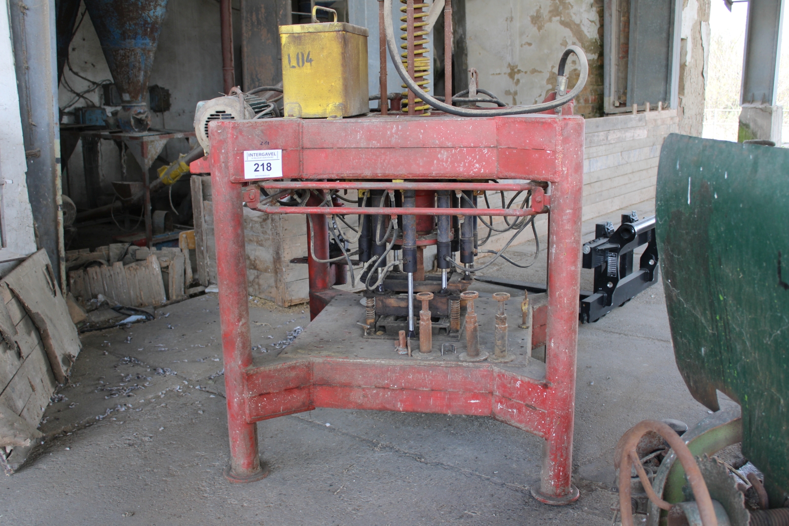 Hidraulikus présgép 2