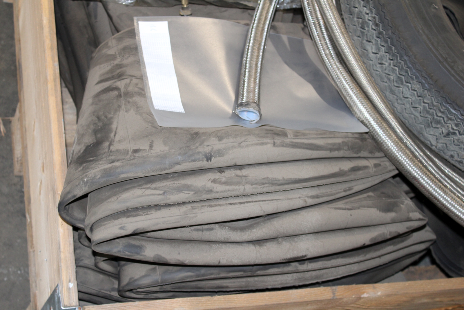 Alkatrész - Gumiköpeny 3