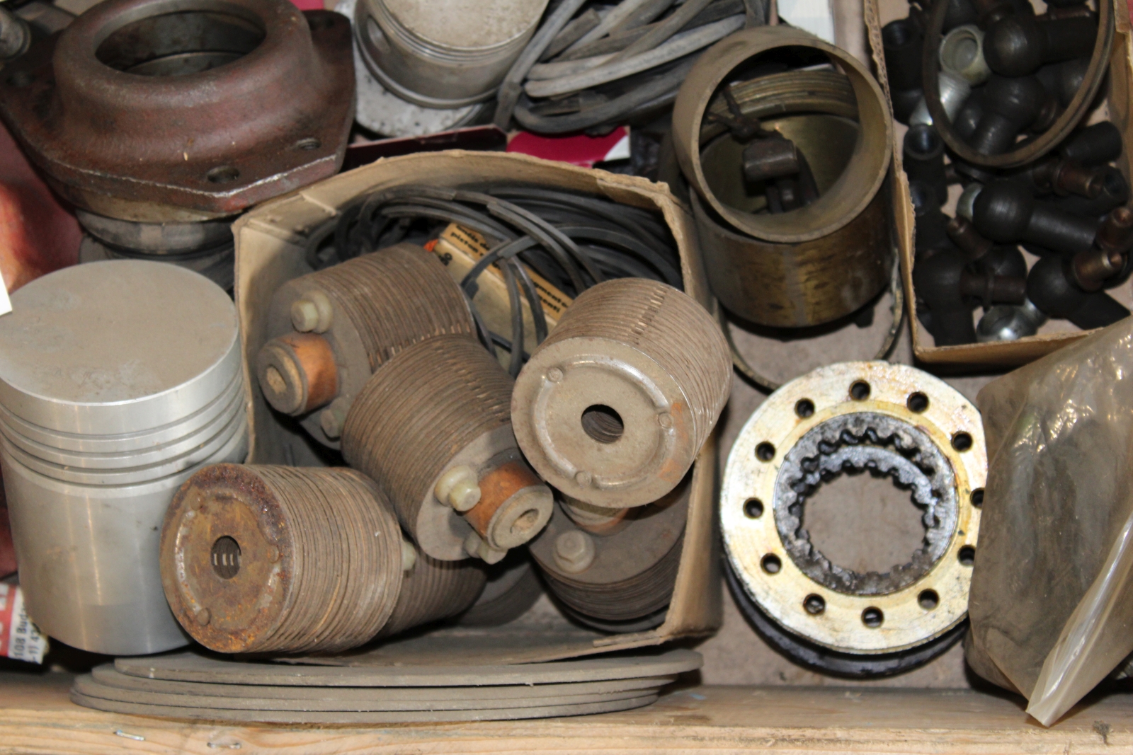 Alkatrész - Gépkocsi, dózer 6