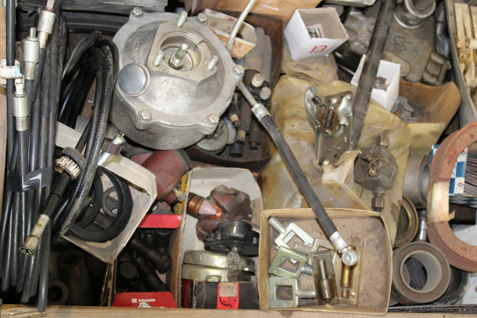 Alkatrész - Gépkocsi 5