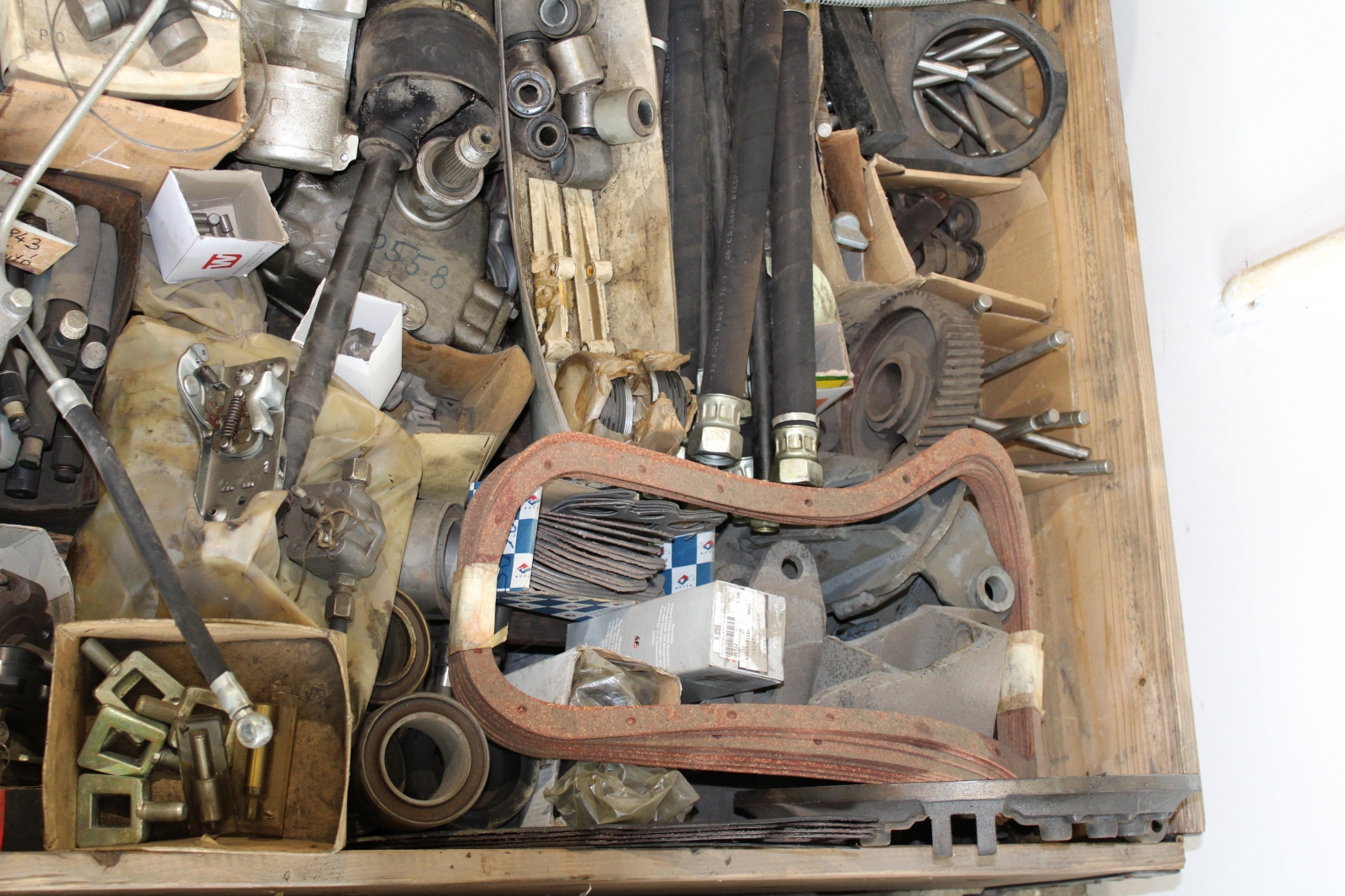 Alkatrész - Gépkocsi 6