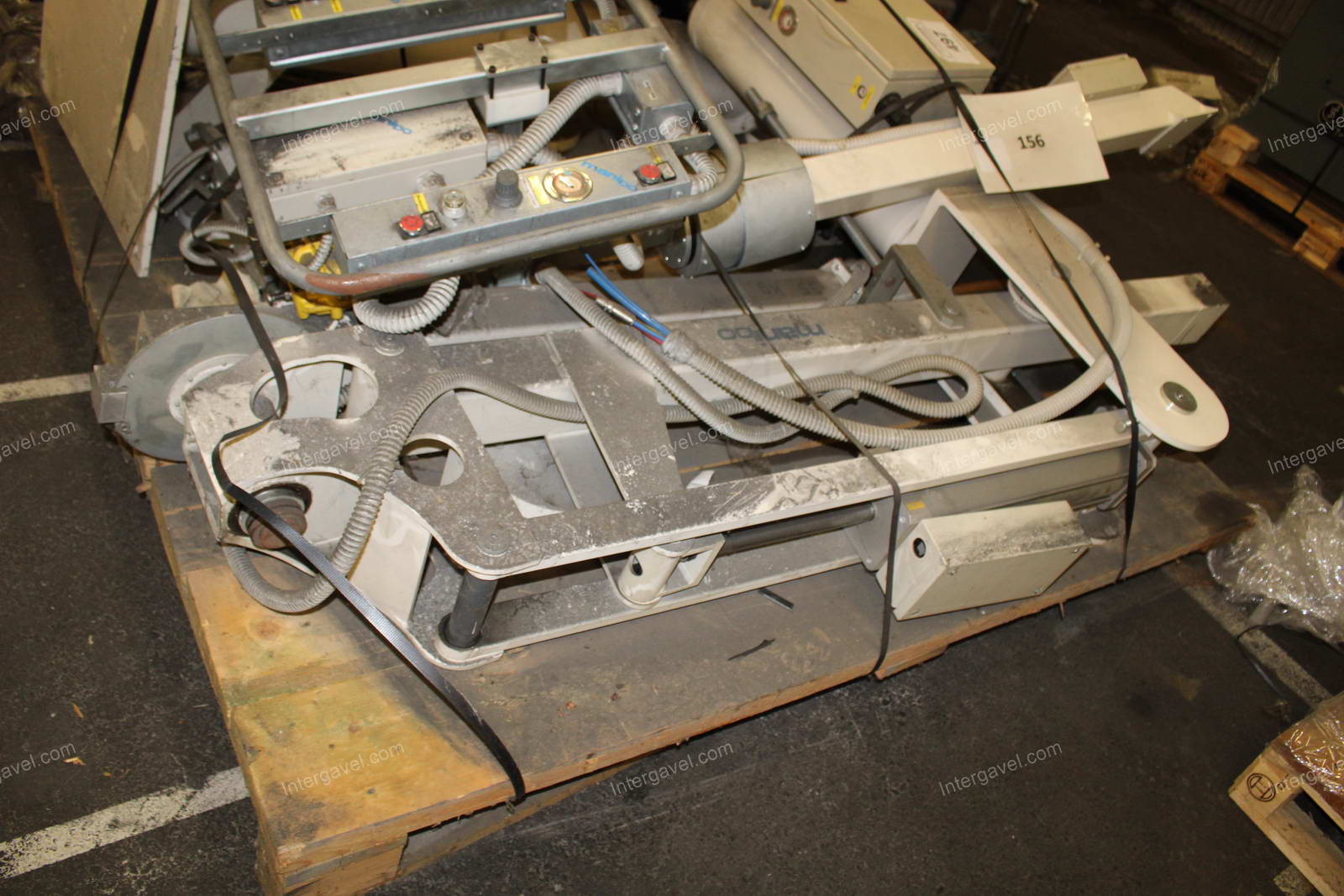 Pozicionáló kar és megfogó fej 7