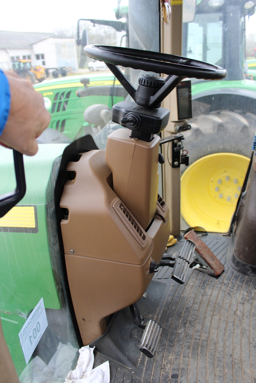 John Deere traktor 13