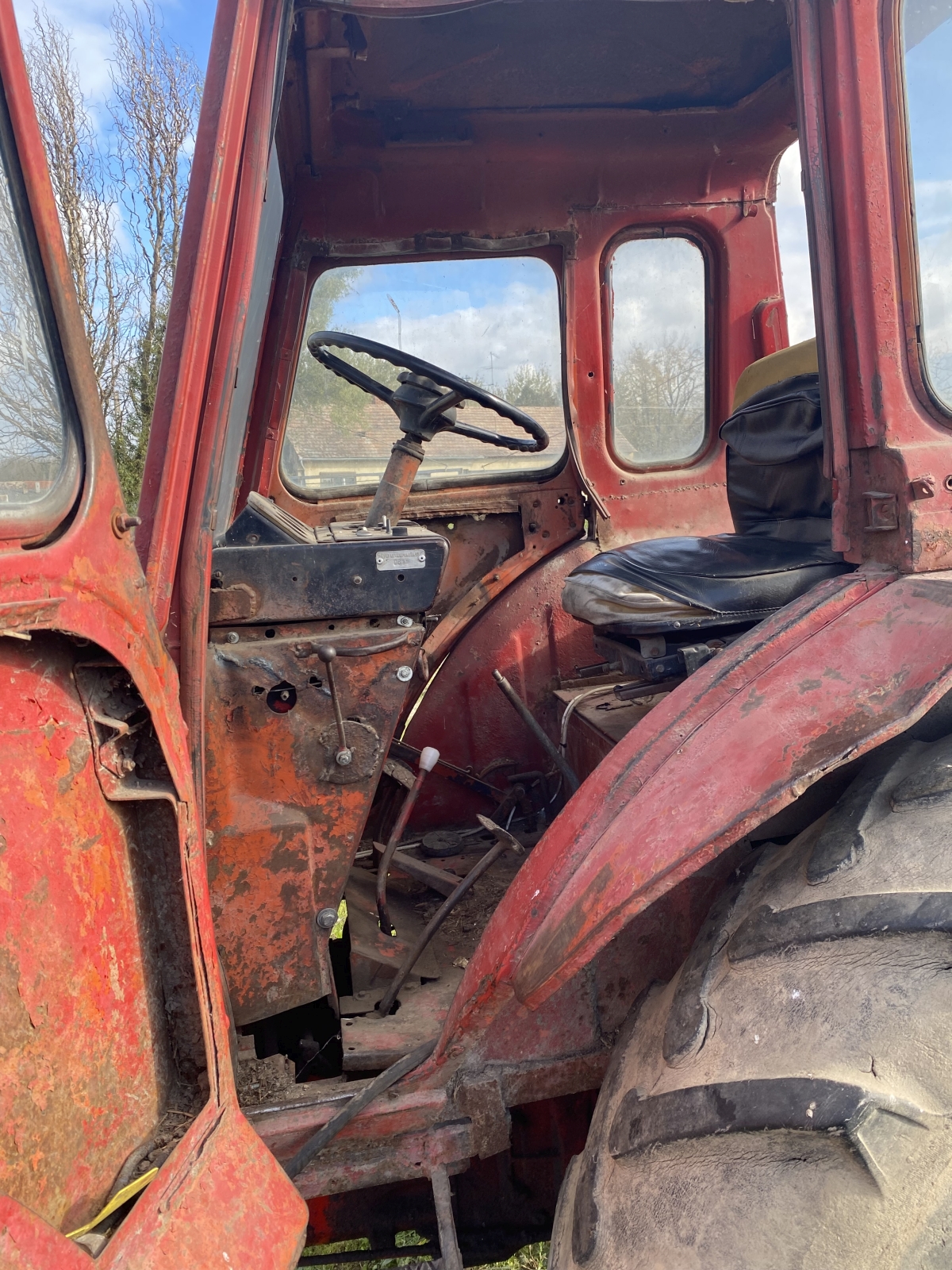 Kiskabinos MTZ traktor 3