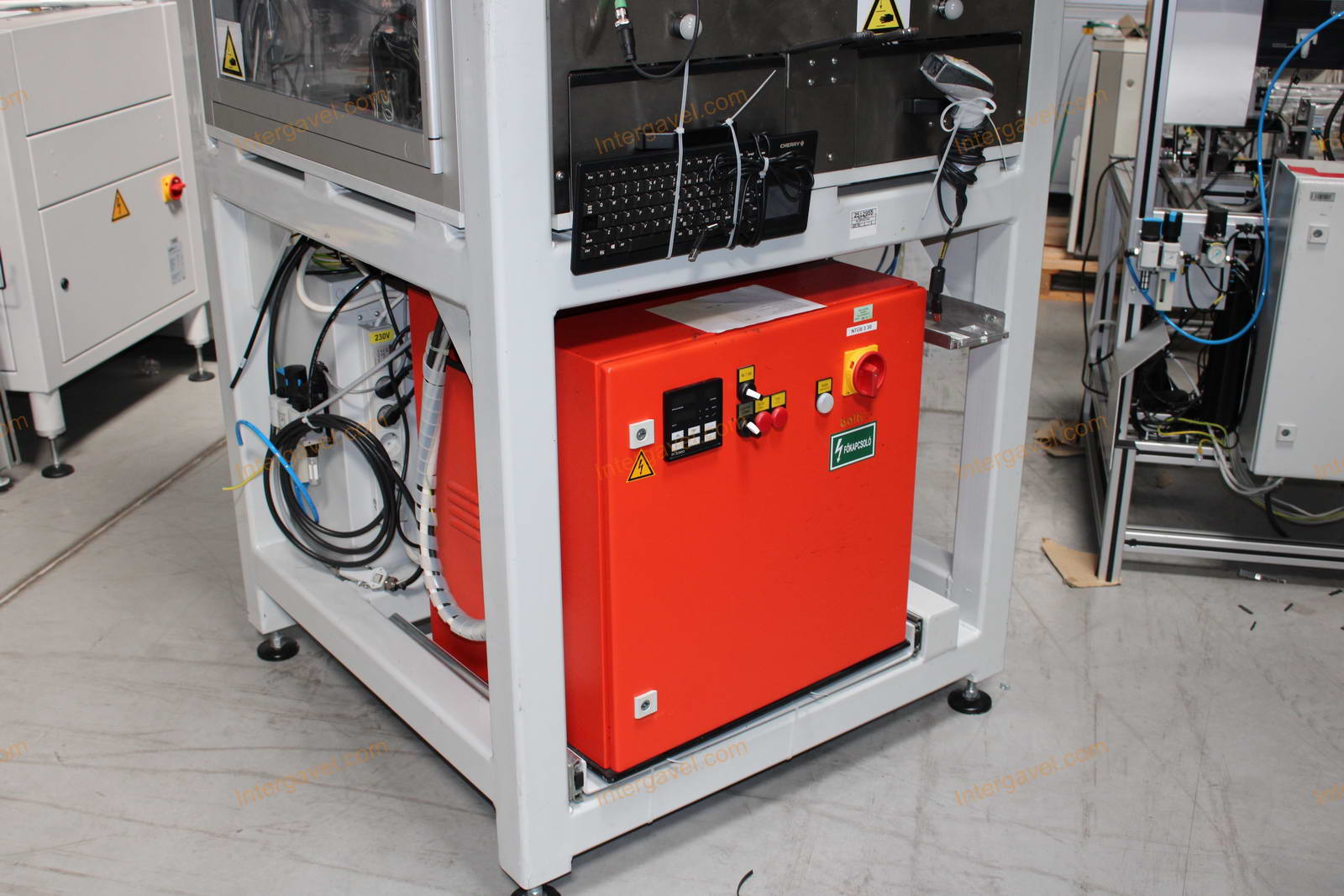 Bontott szerelő munkahely 17