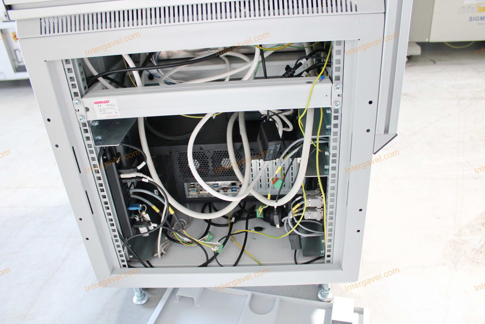 Bontott teszt szekrény 19