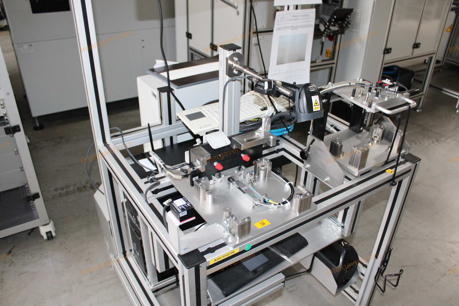 Bontott szerelő munkahely 5