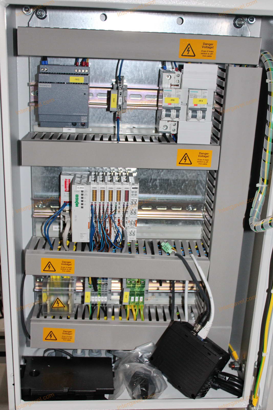 Bontott szerelő munkahely 21