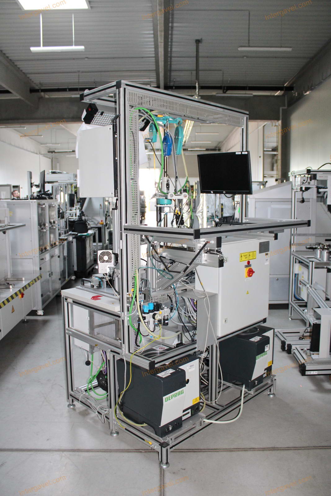 Bontott szerelő munkahely 2