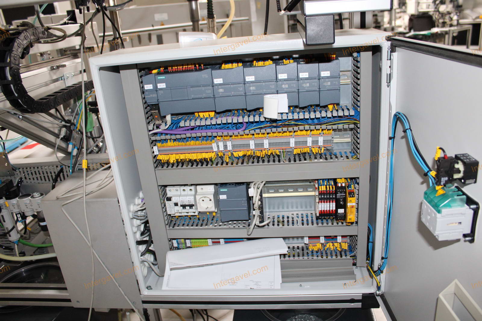 Bontott szerelő munkahely 25