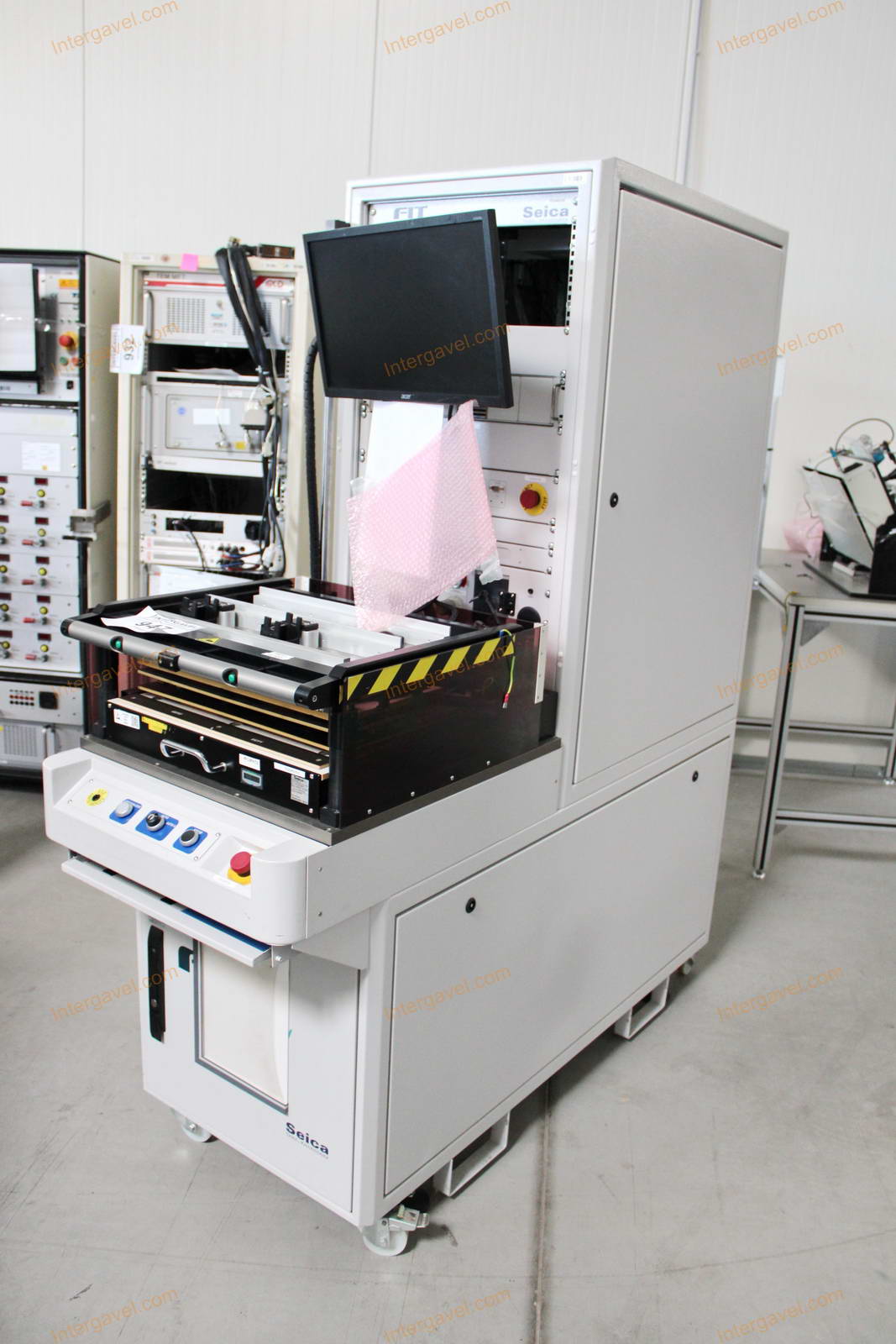 Bontott teszt szekrény