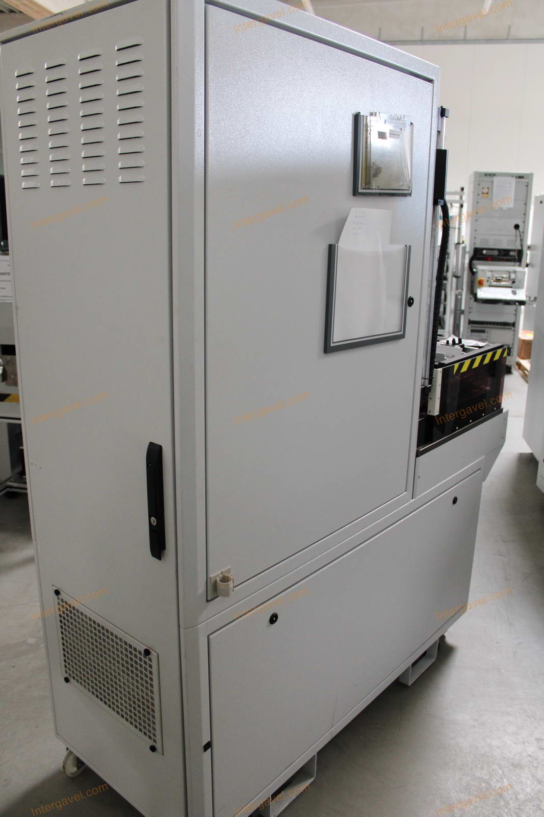 Bontott teszt szekrény 2