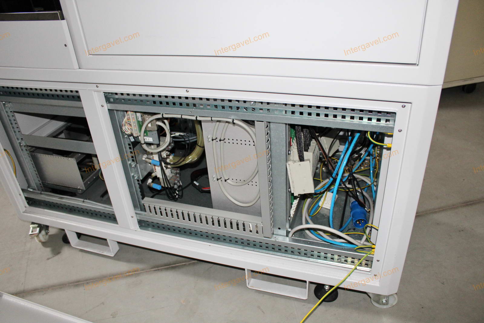 Bontott teszt szekrény 11