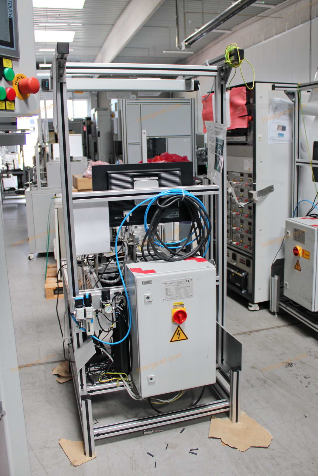 Bontott szerelő munkahely 2