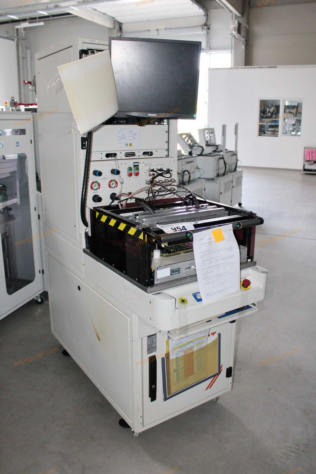 Bontott teszt szekrény