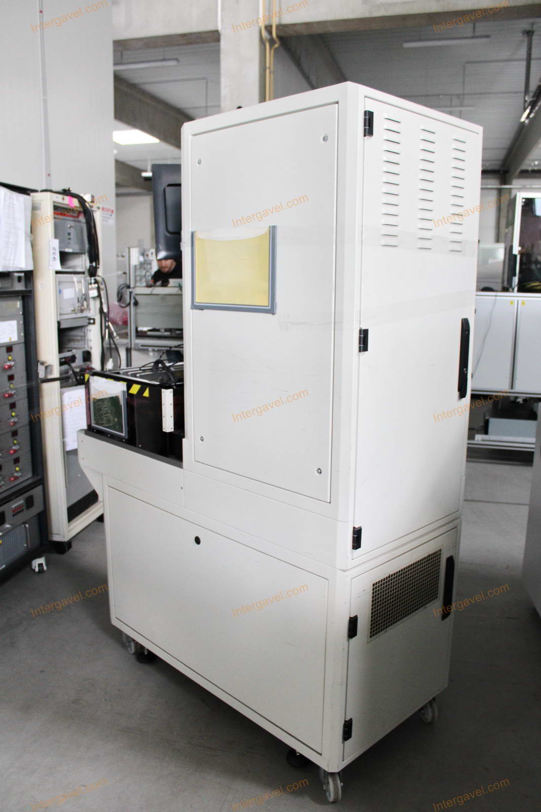 Bontott teszt szekrény 2