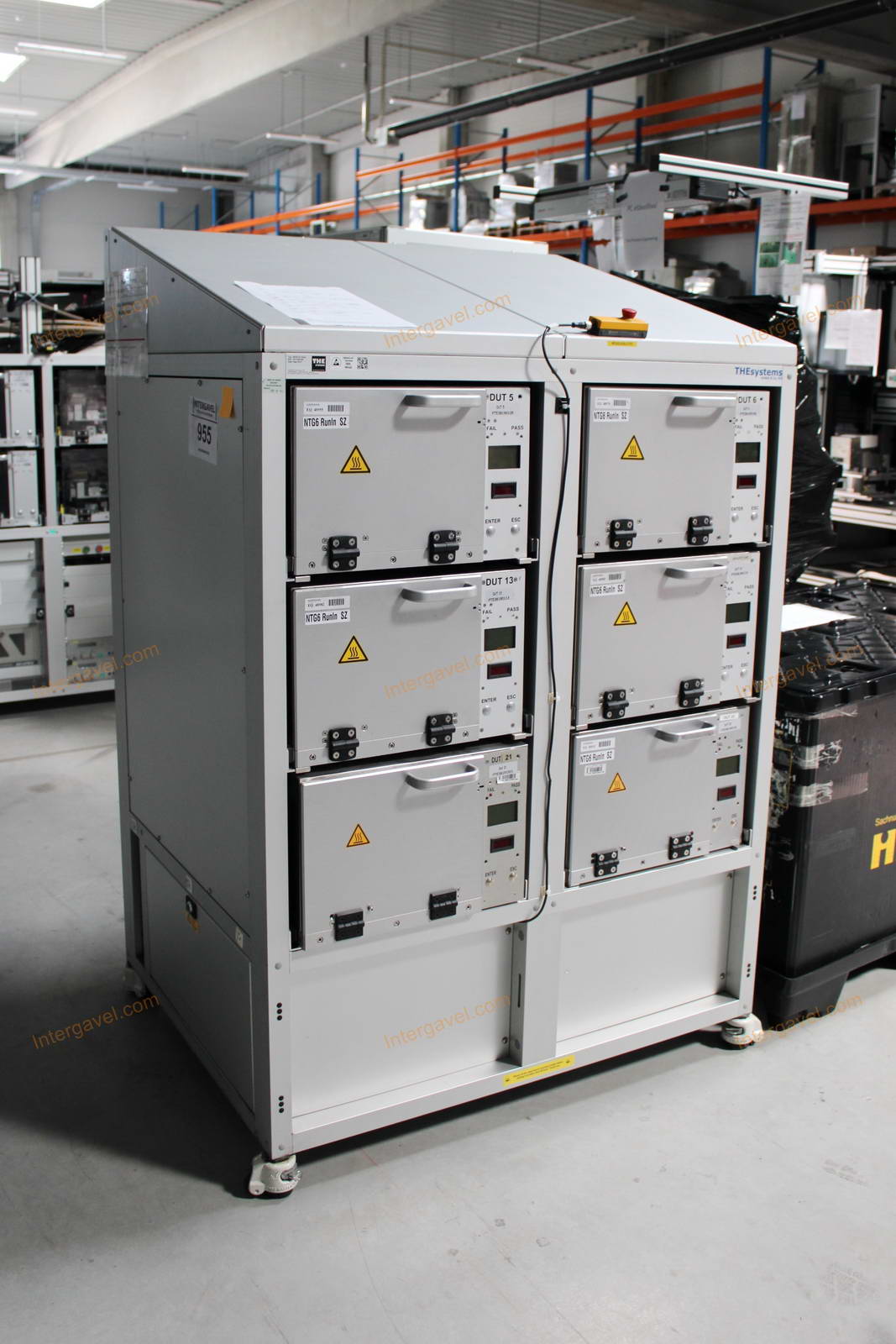 Bontott teszt szekrény